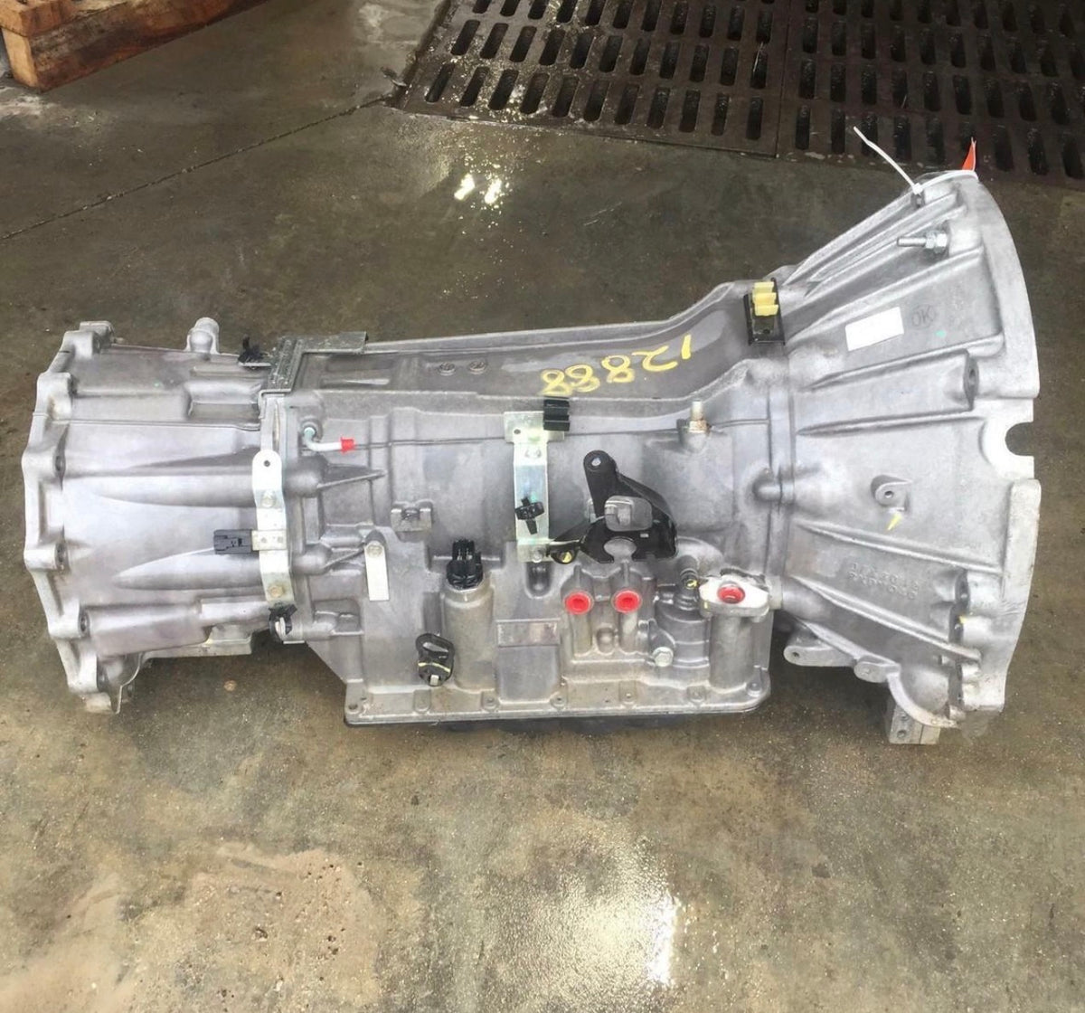 2020 Toyota Camry SE 8-Speed Automatic Transmission